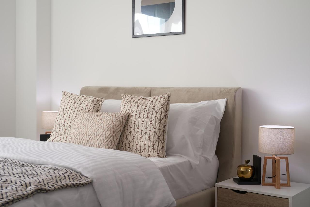 Seven Living Slough - Free Parking & Fast Wi-Fi Apartment Ngoại thất bức ảnh