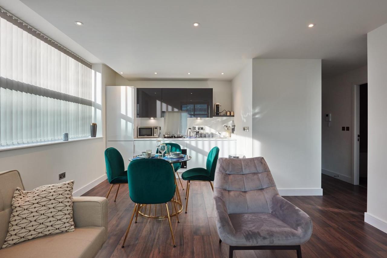 Seven Living Slough - Free Parking & Fast Wi-Fi Apartment Ngoại thất bức ảnh
